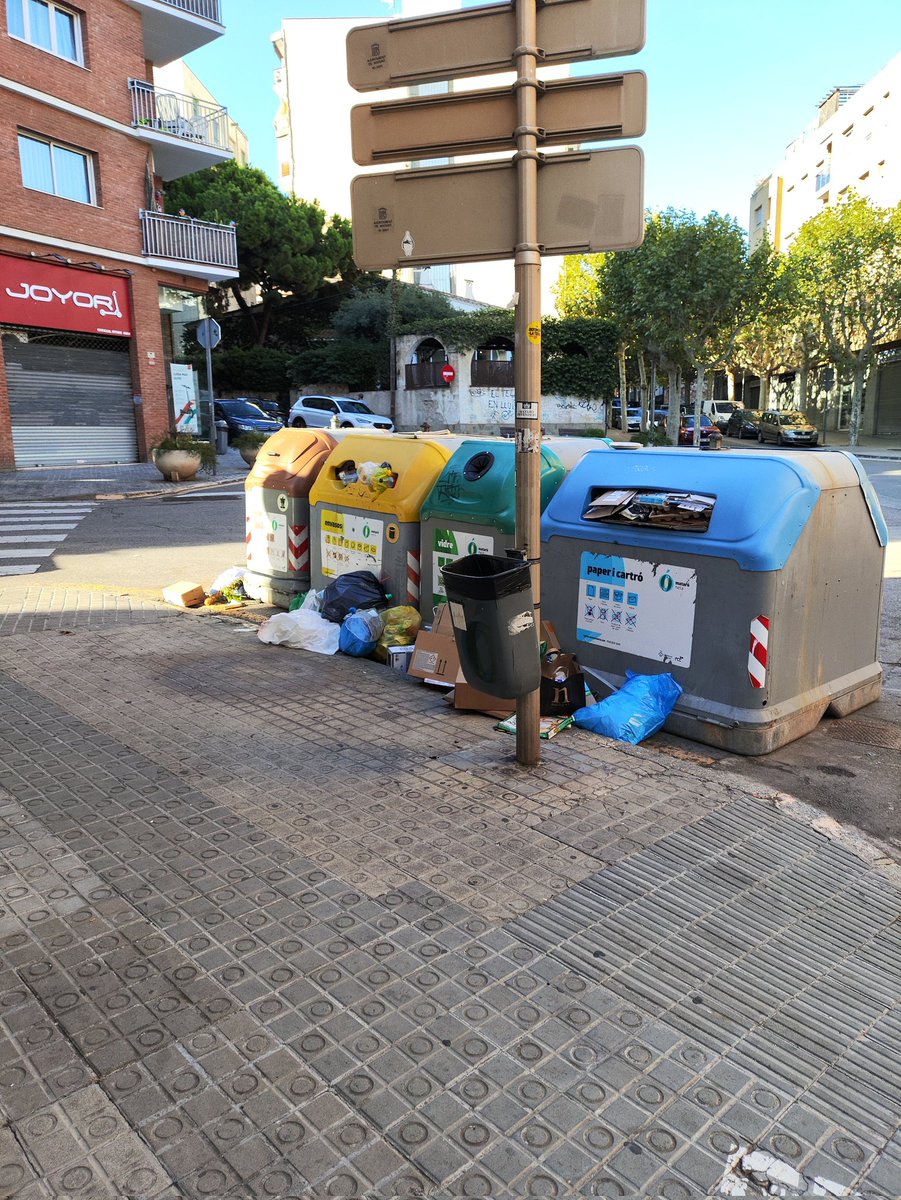 <a href="/ulldepollmataro/">Ulldepollmataro</a> <a href="/CataloOtger/">Otger Cataló</a> <a href="/matarocat/">Ajuntament de Mataró</a> <a href="/rikrd_1/">Ricard</a> <a href="/JordiAndreuP/">Jordi Andreu</a> <a href="/jordicaceres7/">Jorx🤘</a> <a href="/Jaumemataroni/">Jaume</a> <a href="/jm_bs/">jm badia s</a> <a href="/JoseCasadoVOX/">Jose Casado</a> <a href="/silviasaiz_1714/">✳️ Silvia Saiz Saiz 🏳️‍🌈🇵🇸🇨🇺🇩🇴🐸</a> <a href="/CarlesLlach/">Carles Llach</a> <a href="/patrullamataro/">Patrulla Veïnal Mataró</a> <a href="/PoliciaMataro/">Policia Local de Mataró</a> <a href="/VilaFake/">VilaFake PARÒDIA</a> <a href="/ercmataro/">Esquerra Mataró ERC</a> <a href="/DBotePaz/">David Bote Paz</a> <a href="/JuntsperMataro/">Junts per Mataró</a> <a href="/mataroneta/">Mataró Bruta</a> <a href="/AlfonsCanela/">Alfons Canela</a> <a href="/sergimoralesd/">Sergi Morales 💜🌈🔻</a> <a href="/XescoG/">Xesco Gomar 🌎🌳💚</a> <a href="/visit_mataro/">Visit Mataró</a> <a href="/MaVadell/">Miquel Àngel Vadell</a> <a href="/font_mach/">Xavier Font i Mach</a> <a href="/MonicaMasramon/">mònica masramon</a> <a href="/pimcamprubi/">Pim Camprubí</a> <a href="/annasalicru/">Anna Salicrú i Maltas</a> <a href="/carlesporta/">Carles Porta</a> <a href="/MonicaLora_/">Mònica Lora Cisquer</a> <a href="/pscmataro/">PSC MATARÓ</a> <a href="/Capgros/">Capgròs</a> <a href="/TribunaMaresme/">Tribuna Maresme</a> <a href="/iniesta_er/">Erik Iniesta</a> <a href="/LaVanguardia/">La Vanguardia</a> <a href="/EP_mataro/">EL PERIÓDICO Mataró</a> <a href="/tvmataro/">tvmataró</a> Diumenge no es treballa.