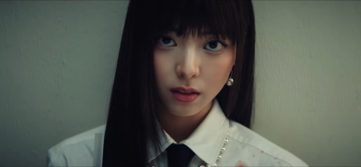 dailysyn's tweet photo. yuna for ‘gold’ concept trailer https://t.co/ZCJlWjWZ3z