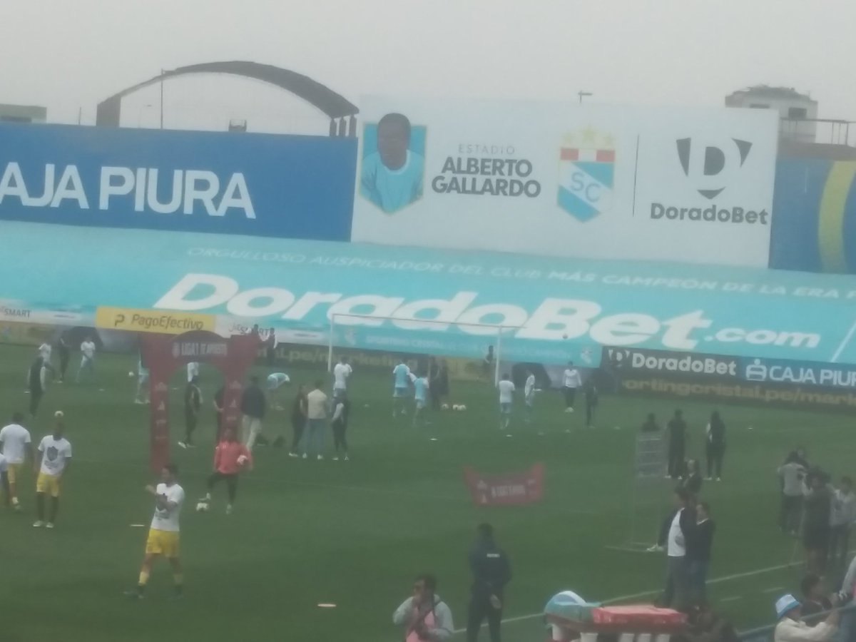 GvardiaXtremaOF's tweet photo. Los que arrancan hoy en el Alberto Gallardo
@ClubSCristal
#FuerzaCristal
#SalimoSContodo
#TodosJuntosPorLa21 https://t.co/ktyQ2oyxni