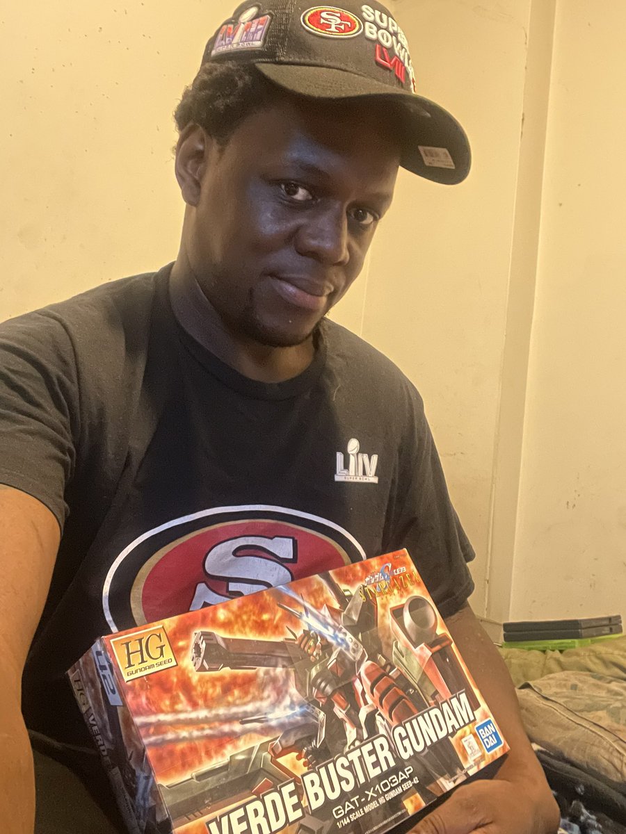 KahZayPlays's tweet photo. Wrapping up my birthday week with some #gunpla building @BandaiNamcoUS @BandaiCollect @CotuTeam #twitch #gundam https://t.co/ecxR0xX5cd https://t.co/dFTyaChIcI