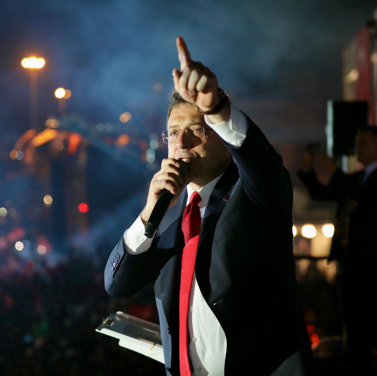 HELAL OLSUN 

Çorum'da bir asliye ceza hakimi, Ekrem İmamoğlu'nun yargılandığı yasa maddelerinin iptali için AYM'ye başvurdu.