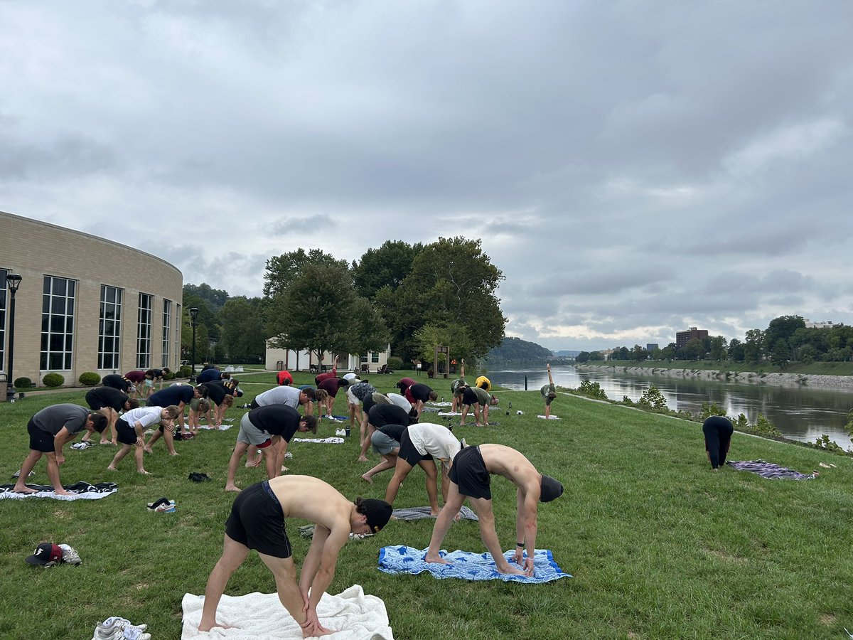 DPetey27's tweet photo. Sunday morning yoga on the river ✔️ @UCWV_Baseball https://t.co/dzcuxLHkS5