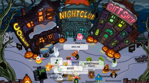 VworldHistory's tweet image. Club Penguin&apos;s 2011 Halloween party started 13 years ago today!