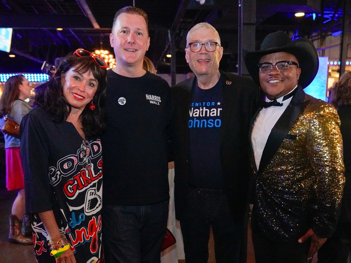 VentonJonesTX's tweet photo. Last night's Johnson Jordan Dinner, hosted by the @DallasDemocrats, was amazing. In addition to a great program featuring keynote speaker Maryland Governor @iamwesmoore, I was so inspired to see so many Democrats fired up and ready to vote this November 5th! #JJDinner #DallasCountyDemocrats #TurnTexasBlue