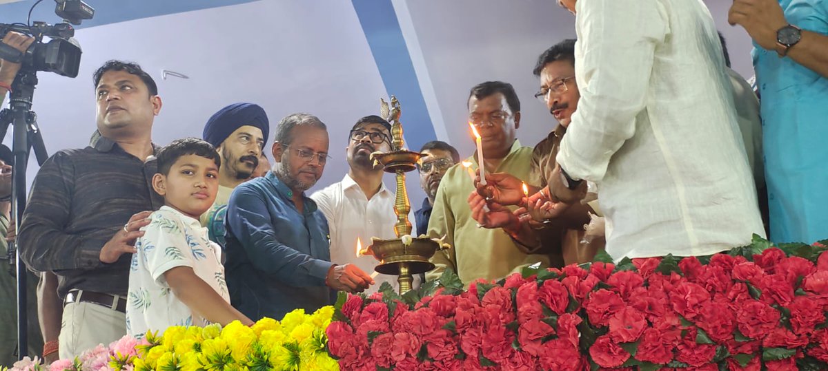ChunnuKant's tweet photo. आज  गिरिडीह विधानसभा के झंडा मैदान स्थित नाइट क्रिकेट टूर्नामेंट का आयोजन किया गया । जिसमें मुख्य अतिथि के तौर पर गिरिडीह सांसद श्री चंद्र प्रकाश चौधरी उपस्थित रहे। https://t.co/5cMzNv75JT