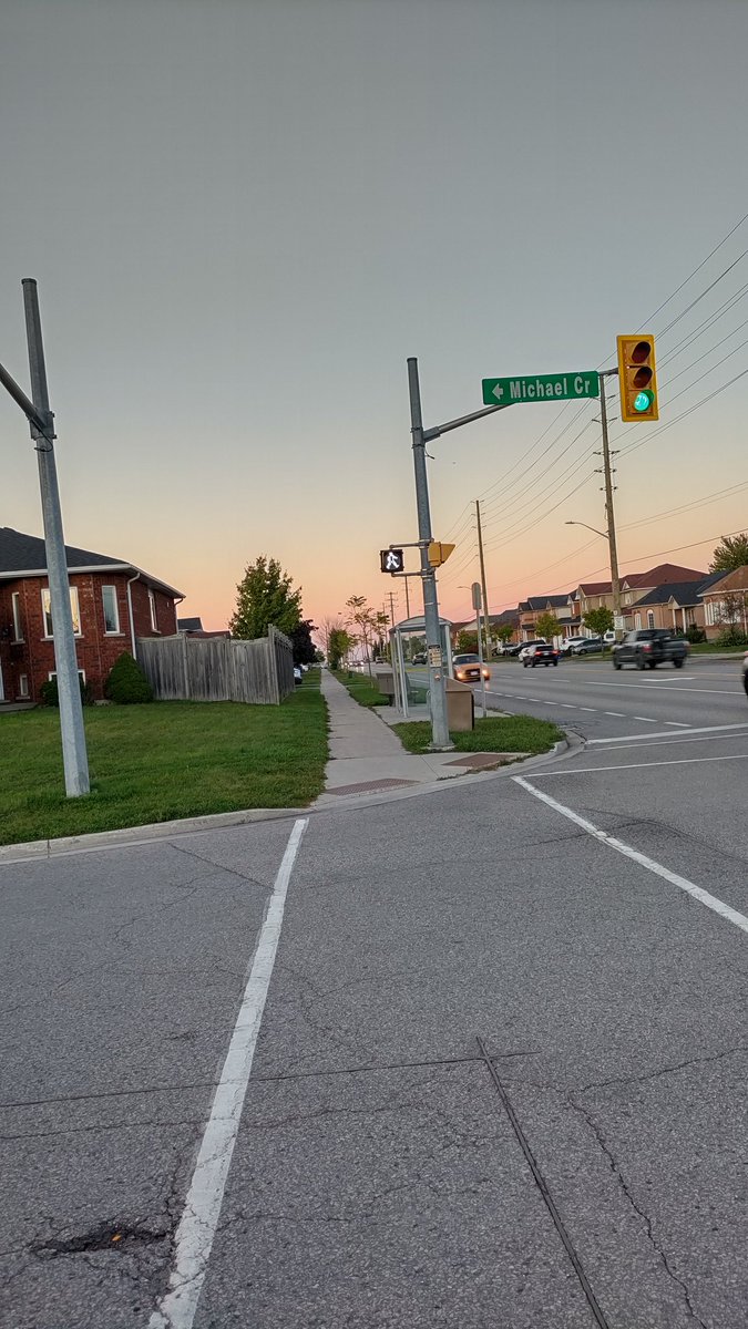 pc_ender's tweet photo. Color on the street https://t.co/SDV86ic0wk
