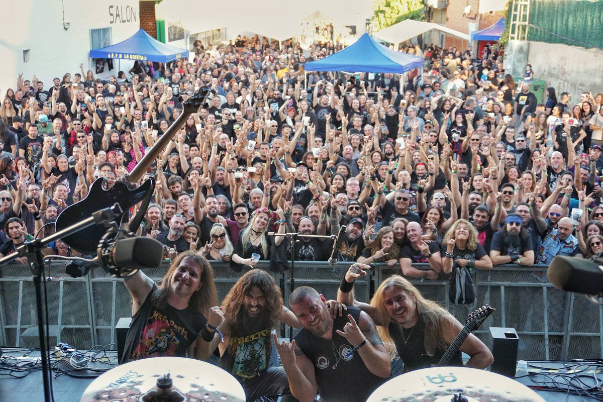 Fuisteis absolutamente sublimes <a href="/ginetarockfesti/">GINETAROCK</a> 👊🏻⚡

Infinitamente agradecidos por todo el calor que nos disteis. Un dia histórico para el recuerdo que nunca olvidaremos 🤜🏻🤛🏻

📸 Wes Vurgos

<a href="/Kivents1/">Kivents</a> <a href="/ArtGatesRecords/">Art Gates Records</a>