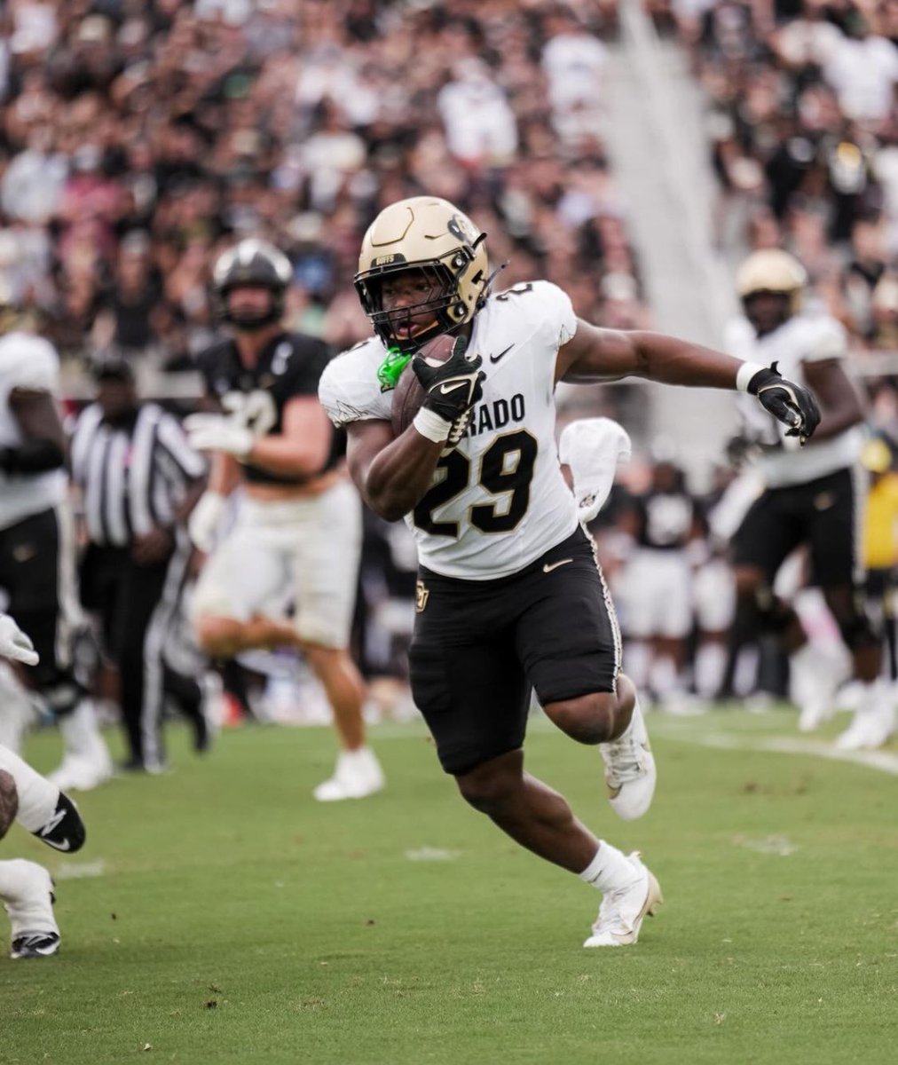 KeepItRealBuffs tweet media