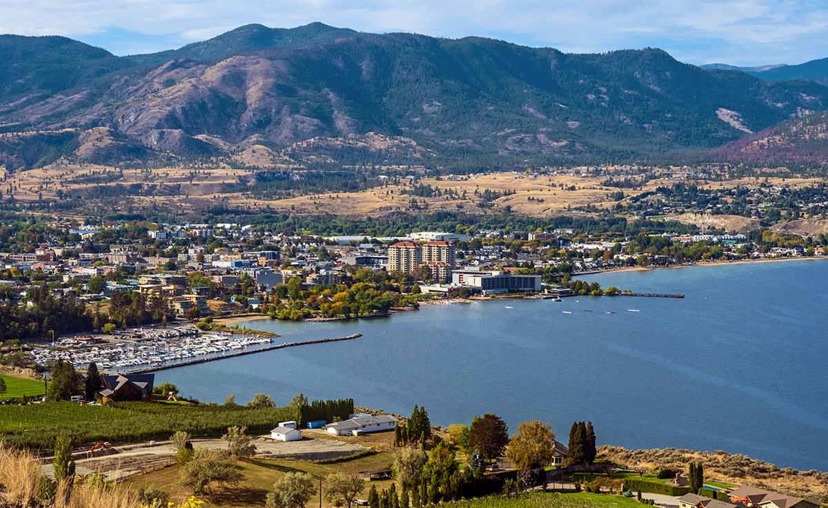 KarpanParkland's tweet photo. The lakefront in Penticton BC. #visitpenticton #explorebc #explorecanada #TMACtravel #satw https://t.co/xXsEYDgDuB