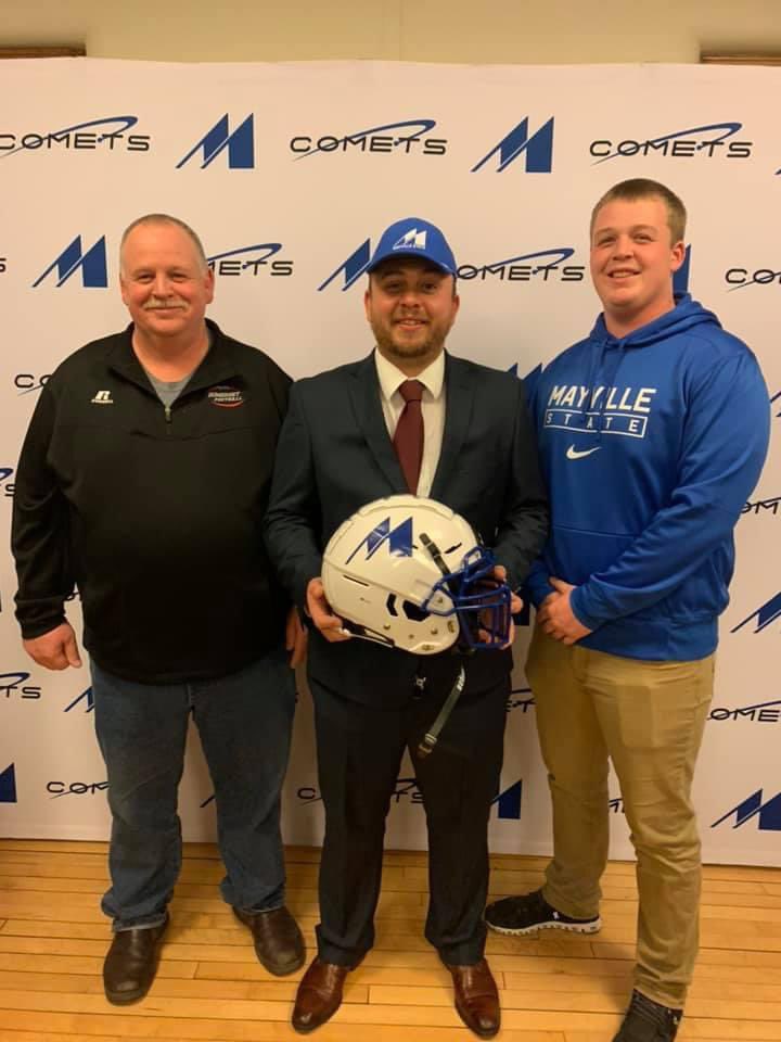 I know the old man is smiling down on us today on his birthday. New Richmond improved to 6-0 this weekend and MSU beat Valley City on farmers bowl/ homecoming. Grandma and grandpa came up to celebrate with us yesterday. I know he is smiling ear to ear right now. #RollMets