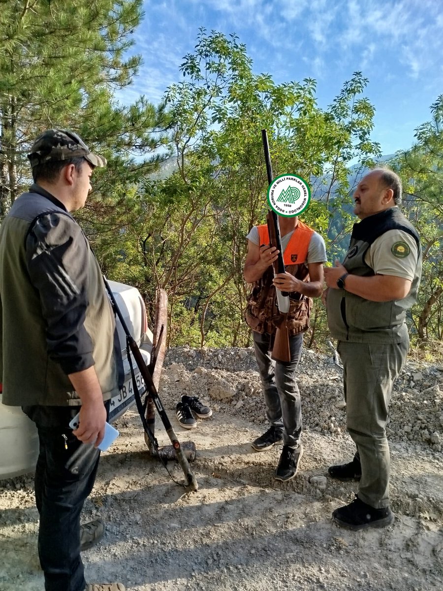 ZonguldakDkmp's tweet image. Koruma ve Kontrol Faaliyetlerimiz #Zonguldak İl Genelinde Aralıksız Devam Ediyor...
Zonguldak' ın #Çaycuma ve #Devrek ilçelerinde Şube Müdürlüğümüz personelince gerçekleştirilen kontrollerde, ses cihazlarına el konuldu.