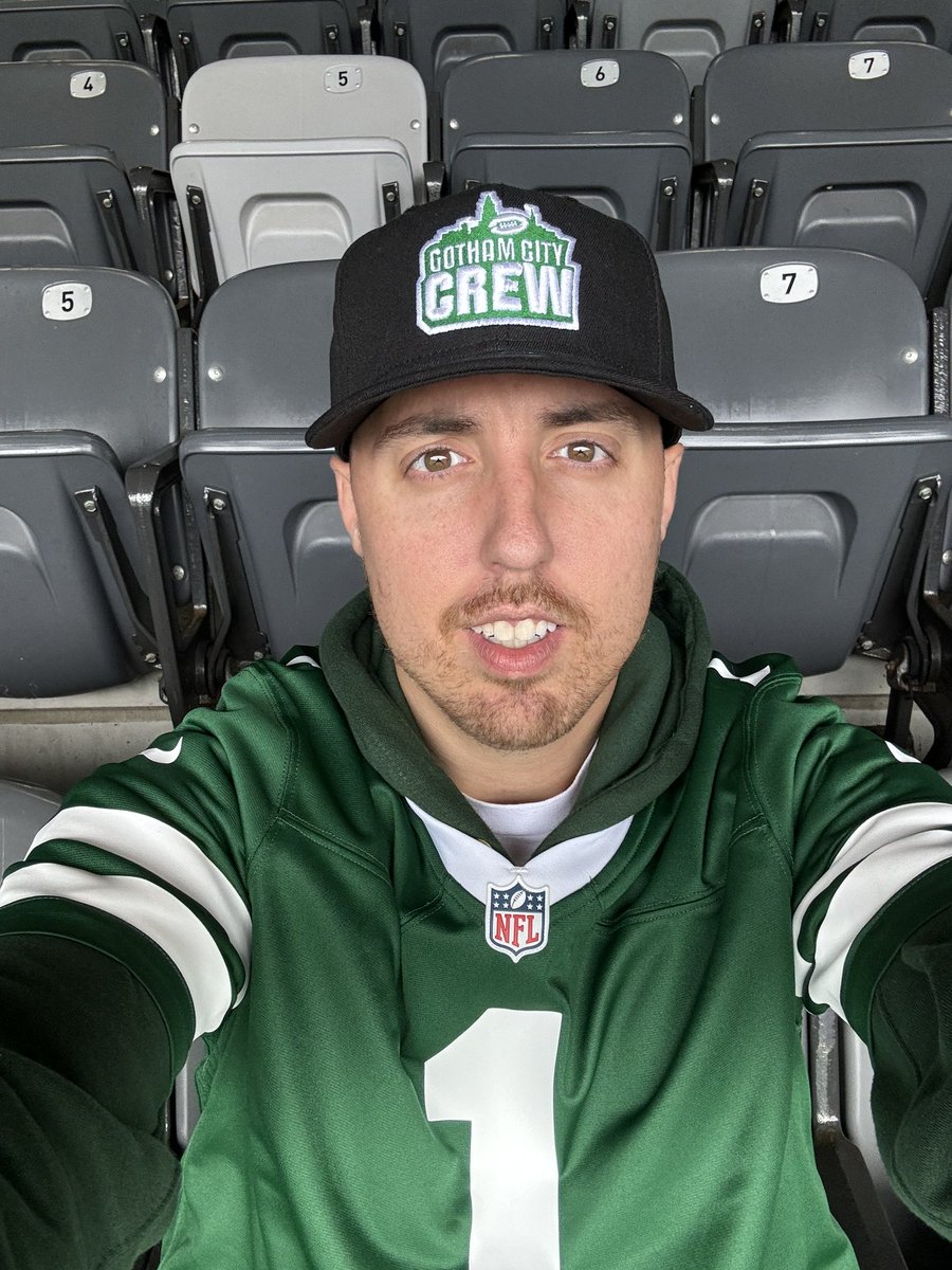 JetCastPod's tweet photo. J-E-T-S JETS JETS JETS!!!!!! #JetUp
WE ARE HERE #JetCastNation