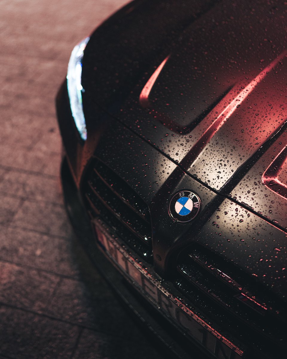 BMW's tweet image. Autumn showers are upon us 🏁🌧️
📸: @dr_wiercin @jachu.cars #BMWRepost 

The BMW M4 Competition xDrive. 
#THEM4