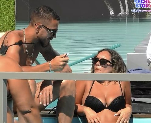 voucesoubemse's tweet photo. que ex casal não casal/ caso/ carinho especial mais gostosoooo #sstvi https://t.co/Lf3IB7rbVs