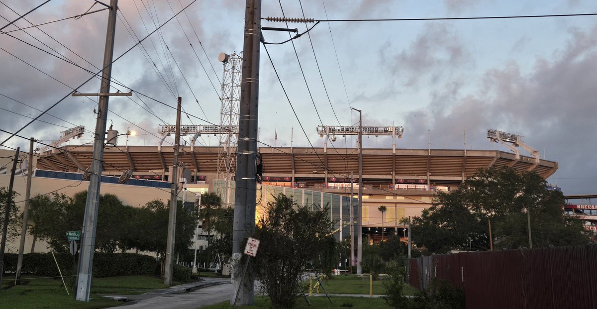 RideOrDieTB's tweet photo. One of my favorite views! Early morning #RayJay #LFB #GameDay #FireTheCannons #GoBucs https://t.co/60iaGqnuJR