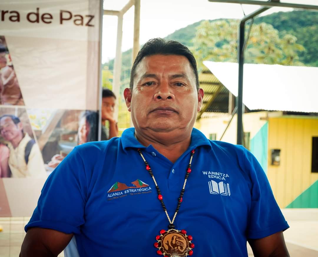 Vicente Tsakimp fue un líder visionario que trazó el camino para que la juventud y los docentes jóvenes se profesionalicen y nos representen con orgullo. Su trabajo fue clave, ya que fue él quien comenzó a escribir la primera página de este gran acuerdo.