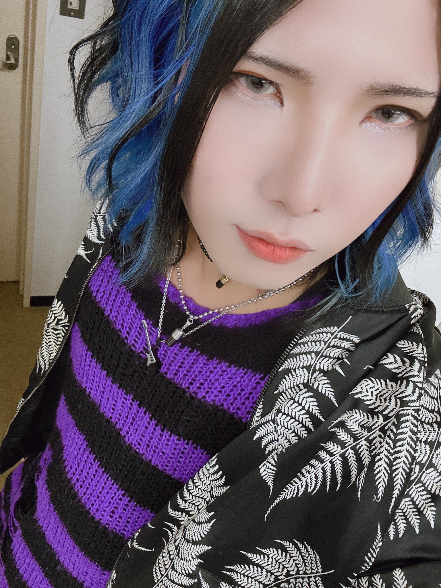 サイン本 初版帯付 衣谷遊 Shion シオン 漂泊の抒情詩人シリーズ1 東京三 Yahoo!オークション - Shion 漂泊の抒情詩人シリーズ1 衣谷遊