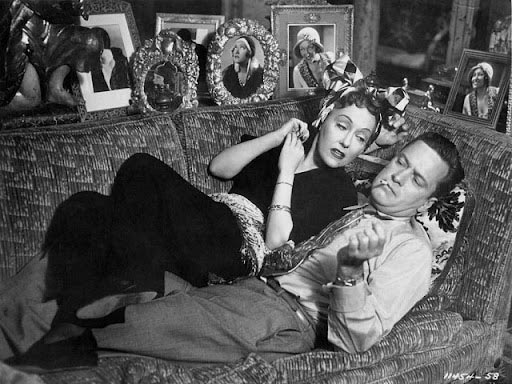 #推しの映画監督
ビリーワイルダー
コメディ監督って認知される前の辛口な作品がお気に入り 