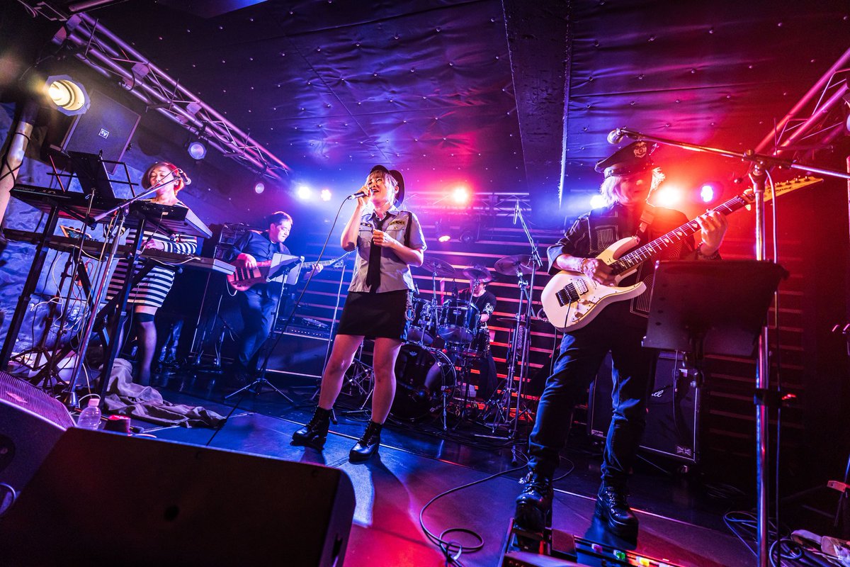 2021TearDrops's tweet photo. 初めてROCK THE TRAVELに出演させて頂きました〜
初めましてのバンドさんと対バンでとっても楽しくいい刺激も頂きました！
衣装も好評でまたどこかでお披露目できたらいいな✨
関わってくれた皆さまありがとうございました https://t.co/H9p2la1s11