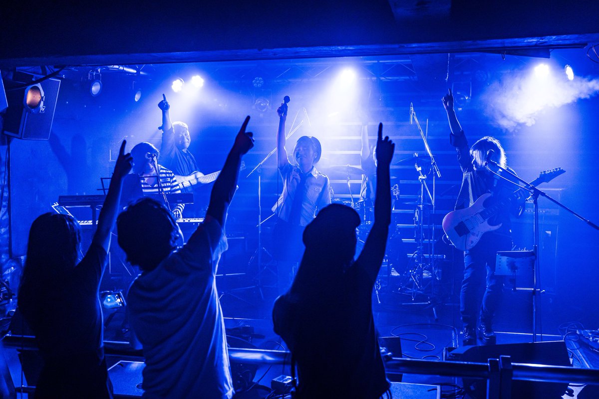 2021TearDrops's tweet photo. 初めてROCK THE TRAVELに出演させて頂きました〜
初めましてのバンドさんと対バンでとっても楽しくいい刺激も頂きました！
衣装も好評でまたどこかでお披露目できたらいいな✨
関わってくれた皆さまありがとうございました https://t.co/H9p2la1s11