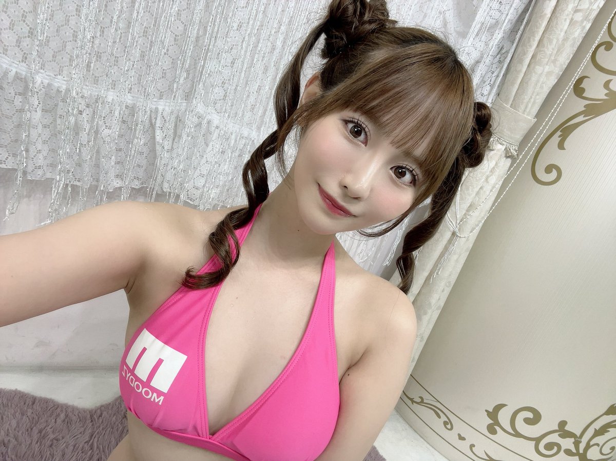 今日もみんなありがとう🥺🤍

ファンの人と会うと安心するよ😭
だいすきだよ😭🤍 https://t.co/8EM23hyyL5