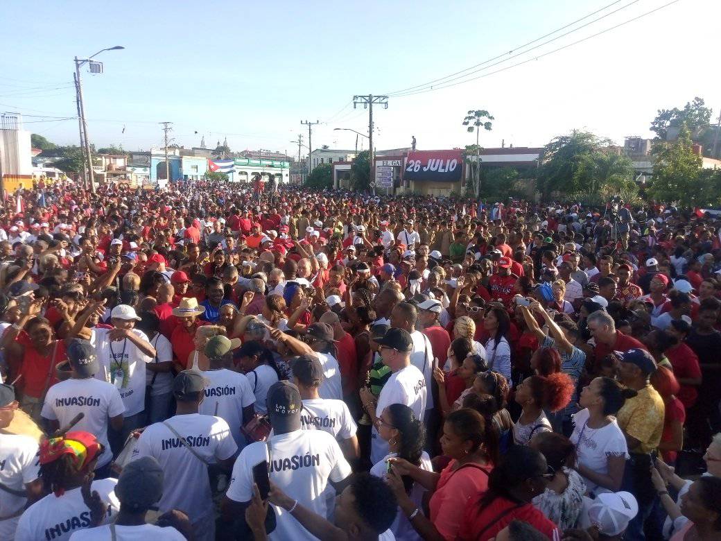 Muchas felicidades al pueblo de #SantiagoDeCuba por este resultado: provincia Vanguardia y sede del acto nacional por el aniversario de 64 de los <a href="/cdr_cuba/">CDR de Cuba</a>.
Hoy lo celebramos en Trocha y Carretera del Morro, en una verdadera fiesta de pueblo.
#TodosSomosCederistas