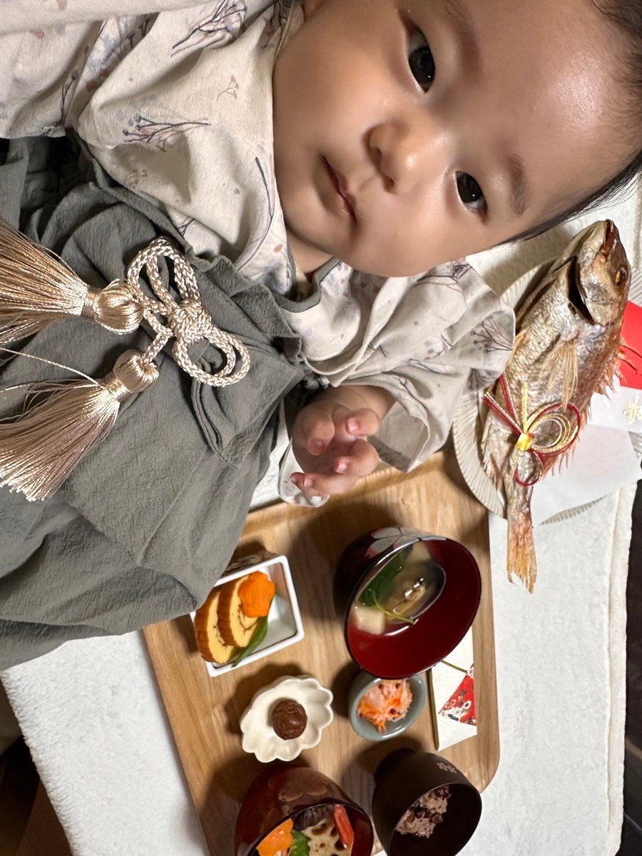 Roujuran2020's tweet image. 100日㊗️ 
運命共同体配信見ながら〜🥰
フレッシュでニコニコ(^^)v
#COLORLESS #運命共同体ツアー