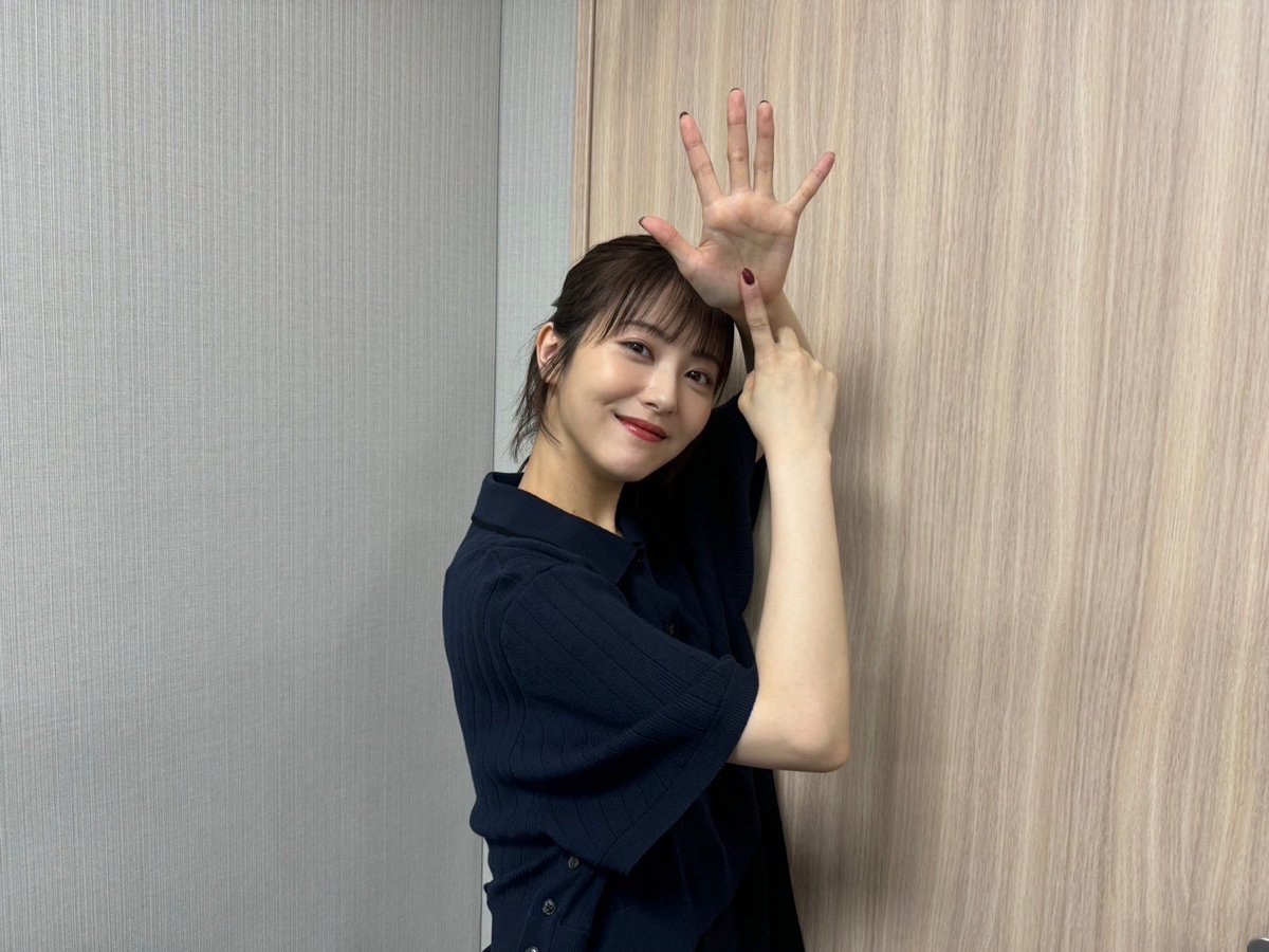 MINAMI373HAMABE's tweet photo. 映画『六人の嘘つきな大学生』
11月22日の公開へ向けて「六嘘六大プロモーション」を開催することが決定いたしましたー!🐷
第1弾は完成披露試写会!
6人皆揃う予定なので絶対楽しいだろうなあ
第2弾の発表もお楽しみにーー🐷 https://t.co/eYrWl3tQnj