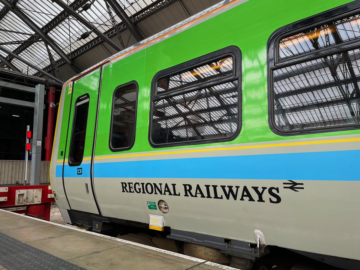 Barberstig's tweet image. 323221 and 323222 enjoying some down time at Liverpool Lime Street before we head off again at 1304 back to the West Midlands. 

#class323farewell #railways #trains