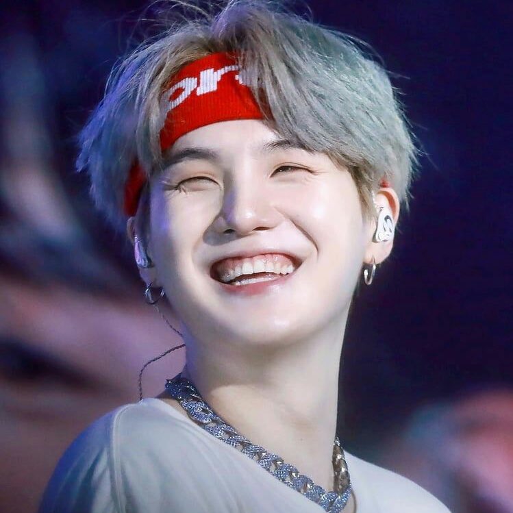 برای خندش همتونو رنده میکنم
WE LOVE YOU YOONGI
#YoongiNeverWalksAlone 
#WELOVESUCHWITA
#SuchwitaStays
#SugaStays