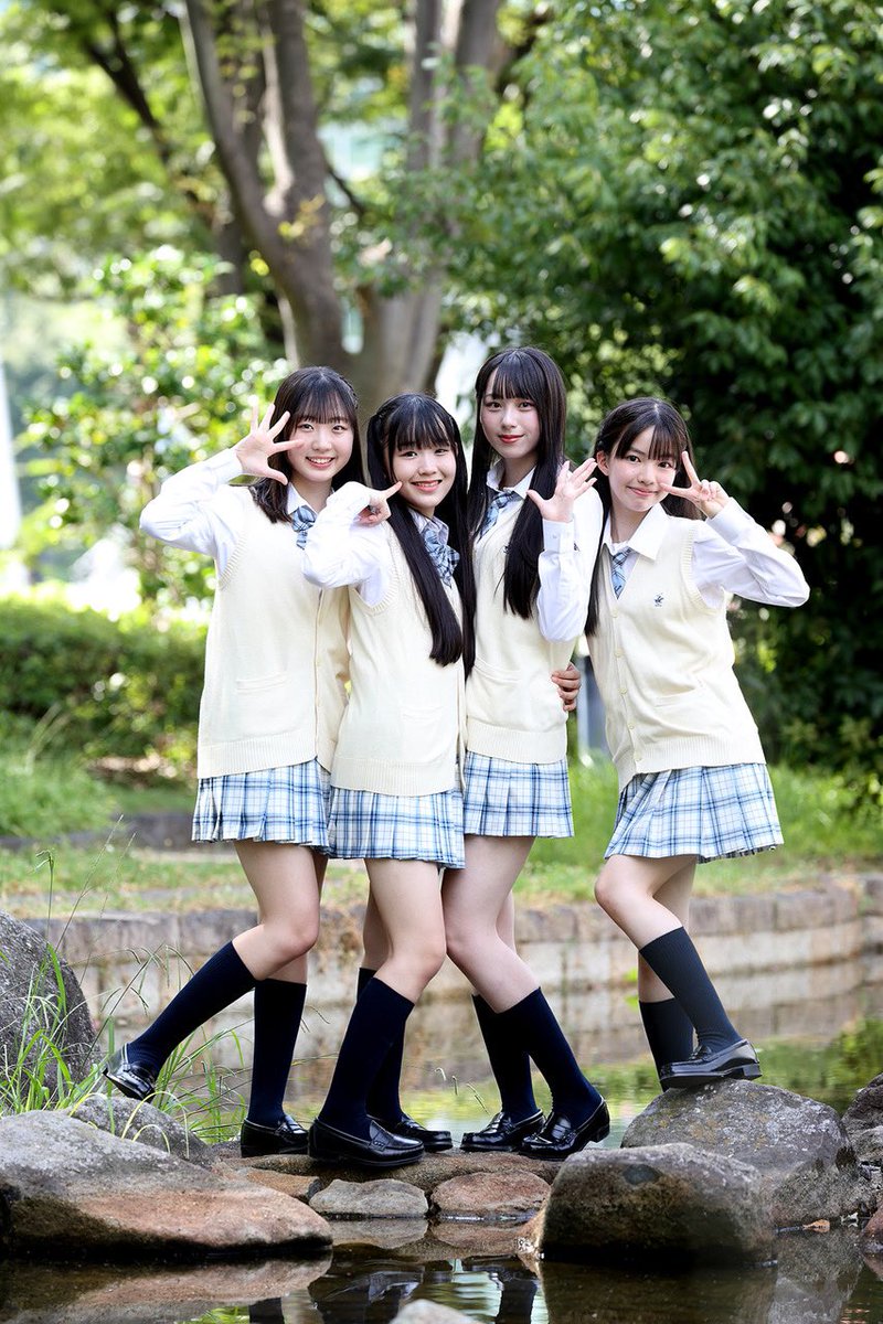 9月30日発売の『TopYellNEO2024AUTUMN』では昨年10月１日にお披露目されてから１年が経った #SKE48 の12期研究生特集のラストとして #加藤皐生 さん、 #長谷川雅 さん、#松川みゆ さん、#南澤恋々 さんの4人が登場❗️それぞれの人となりやキャラクターを紹介しあってもらいました。