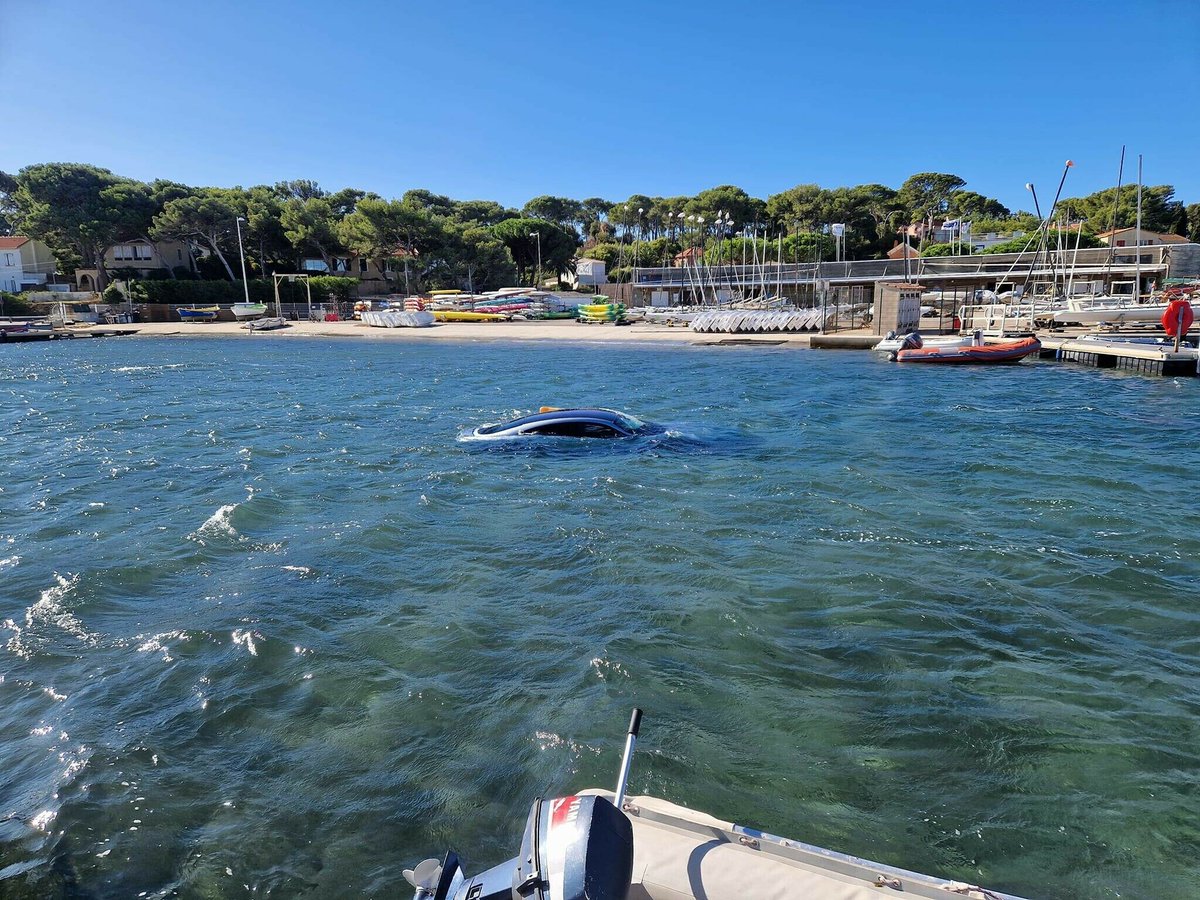 "J'étais dans un état de stress complet": sa Porsche termine dans le port, il raconte comment il a "échappé au pire"
➡️ l.varmatin.com/SrN