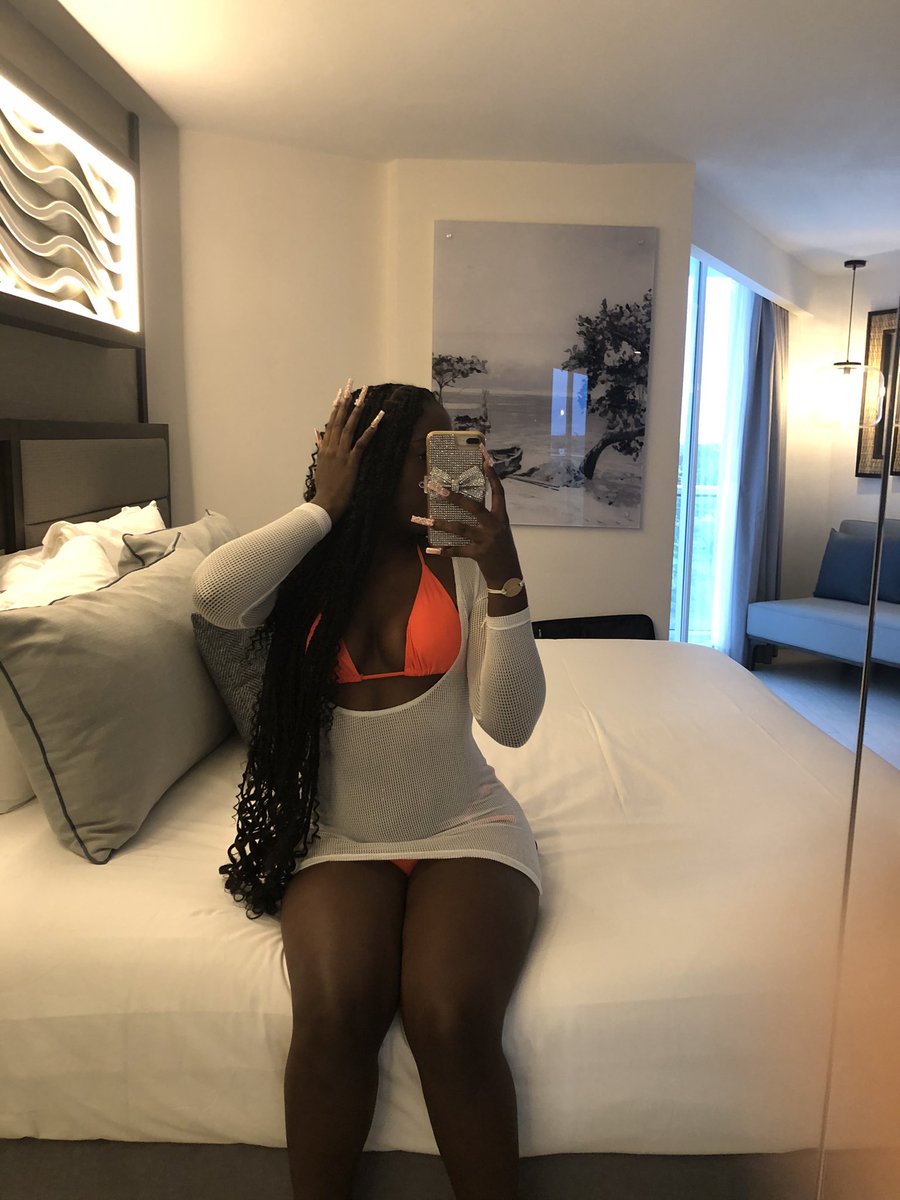 cinniminnieeee's tweet photo. Blessing your tl🎁 https://t.co/MpXUwU8LJ6