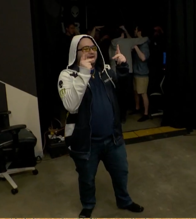 maximum's tweet image. 