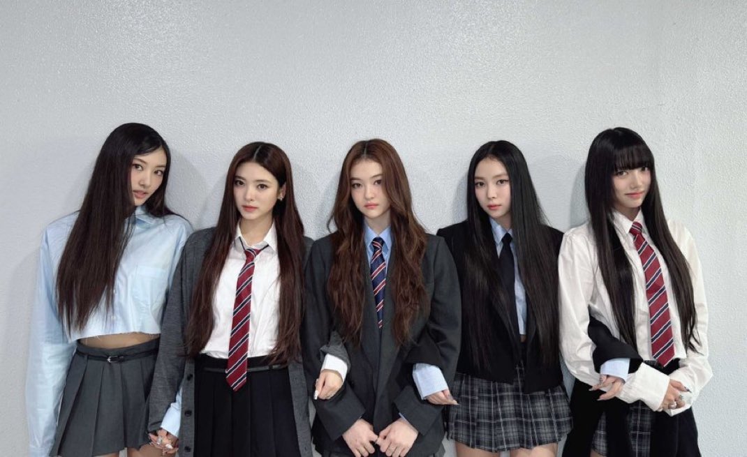 sooinuse's tweet photo. meovv a group of talented pretty girls living their life https://t.co/HJqEAh7Zqo