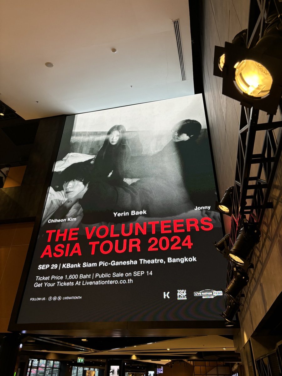 TofuPopRadio's tweet image. พร้อมเจอ #TheVolunteers แล้ว!!! แฟนๆ มากันเยอะมากๆ แอดรอร้อง Summer สุดเสียงเลยค่ะ ~

#TVT #TheVolunteersAsiaTour2024 #TheVolunteersBKK2024 #YerinBaek #백예린 #LiveNationTero
#TofuPOPRadio #TeroRadio