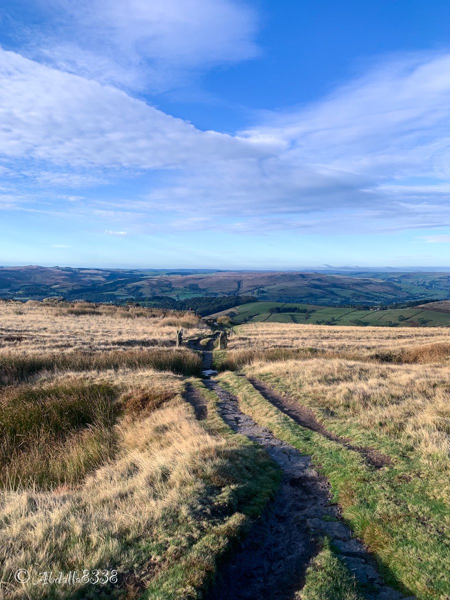 abdalla8338's tweet photo. Photos from yesterday Stanage Edge, Hathersage, via North Lees circular walk.
#PeakDistrict #circularwalk https://t.co/GBXz9qyYi2