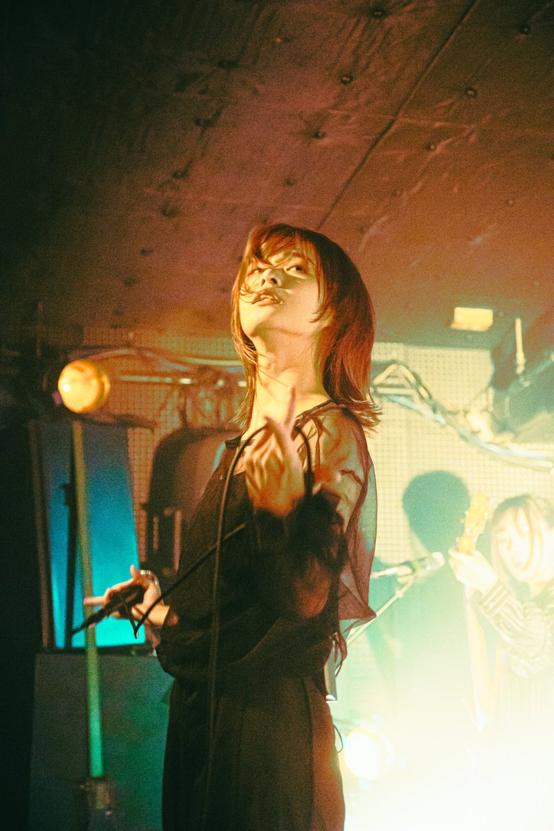 aruyue_official's tweet photo. 【＊thank you＊】

2024.9.26 @渋谷CLUB CRAWL
『梵pre.1st Mini Album"白夜"リリースツアー 生命の火花ツアー』

▶︎騒音楽
紗
宣戦前線
晩餐
薔薇が咲く部屋
讃美歌
極楽鳥花

↪️2024.10.5(Sat)@ DAYTRIVE 18:00~ 
『GOLD RUSH 2024』
🎟 https://t.co/Y9X5CXZTdO

📷 @ayaka_photo44 https://t.co/dkoN2UmFqZ