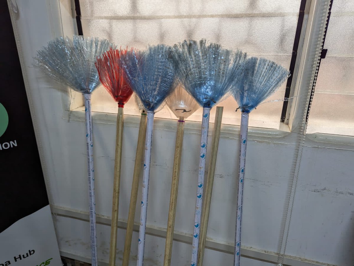 NyamboMurriel's tweet photo. Our project was a success as together with other changes makers, we transformed bottles to brooms. All in a bid to reduce plastic pollution.
Our slogan: Sweep out Waste; Sweep in Change
#recycling #SustainableLiving 
@youths_woman @YIL_Initiative @AMillionLeaders https://t.co/ZREFNOe67Z