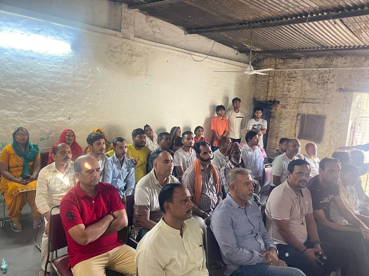 AzadSinghBjp's tweet image. आज महरौली विधानसभा के राधा स्वामी सत्संग भवन BSS कैम्प रजोकारी में “मन की बात“ कार्यक्रम के माध्यम से भाइयों-बहनों के साध मोदी जी का संबोधन सुना |

#AzadSingh #MannKiBaat