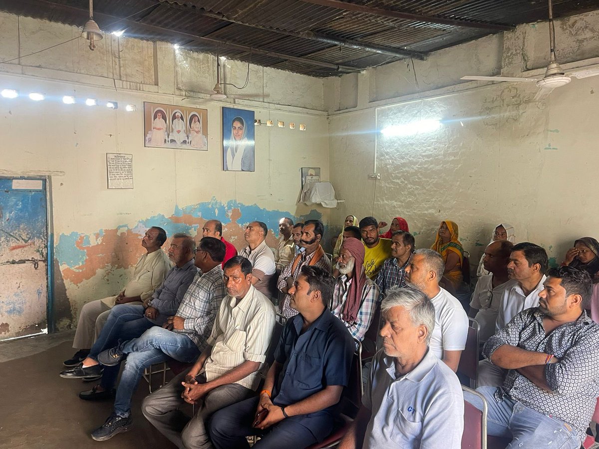 AzadSinghBjp's tweet image. आज महरौली विधानसभा के राधा स्वामी सत्संग भवन BSS कैम्प रजोकारी में “मन की बात“ कार्यक्रम के माध्यम से भाइयों-बहनों के साध मोदी जी का संबोधन सुना |

#AzadSingh #MannKiBaat