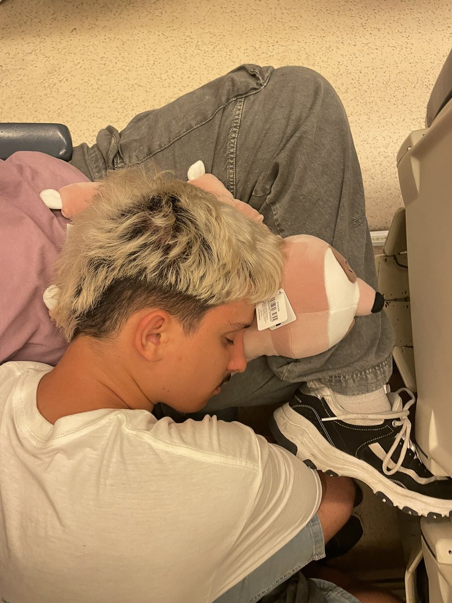 a veces le miro y siento que voy a explotar de lo mucho que le quiero.