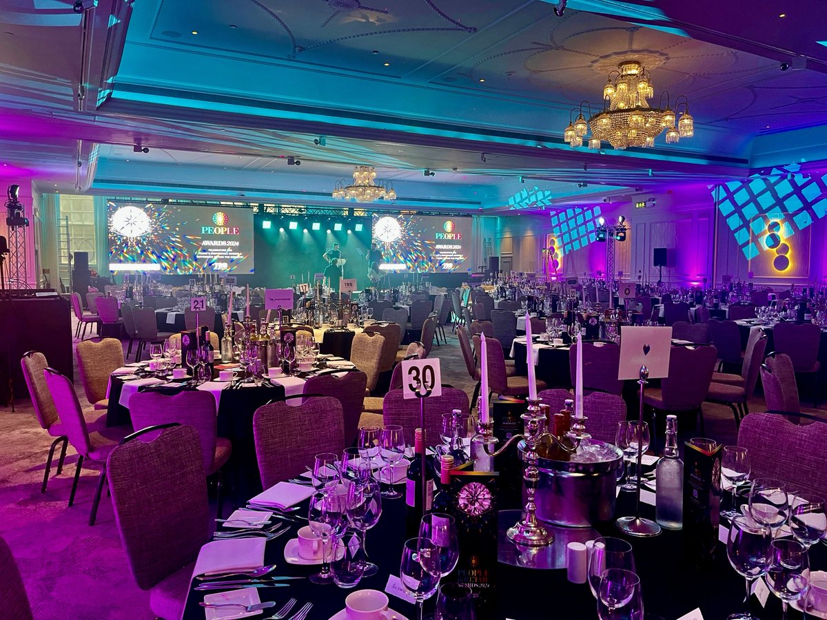 pa_hire_oxford's tweet image. We can supply production for any event. This is a corporate event we provided the technical equipment for. Included in the setup was a two large led video walls, lighting, rigging, sound, staging and av and crew. #LED_Screens #Lighting #Staging #Sound #AV #Audio_Visual #LED_Video