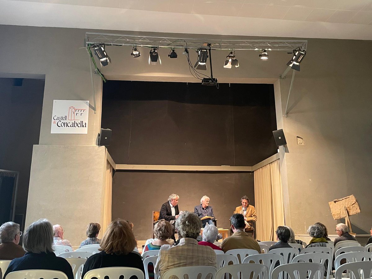AmicsConcabella's tweet photo. Magnífica conferència ahir de Josep M. Gregori, Oriol Pérez Treviño i Ignasi Moreta en la inauguració de la X Temp. Cult., a propòsit del llibre D'Orfeu a Monteverdi. El públic va marxar encisat. Moltes gràcies i endavant! @JosepMGregori @IgnasiMoreta @FragmentaEd @CConcabella https://t.co/hnesFQP7oK