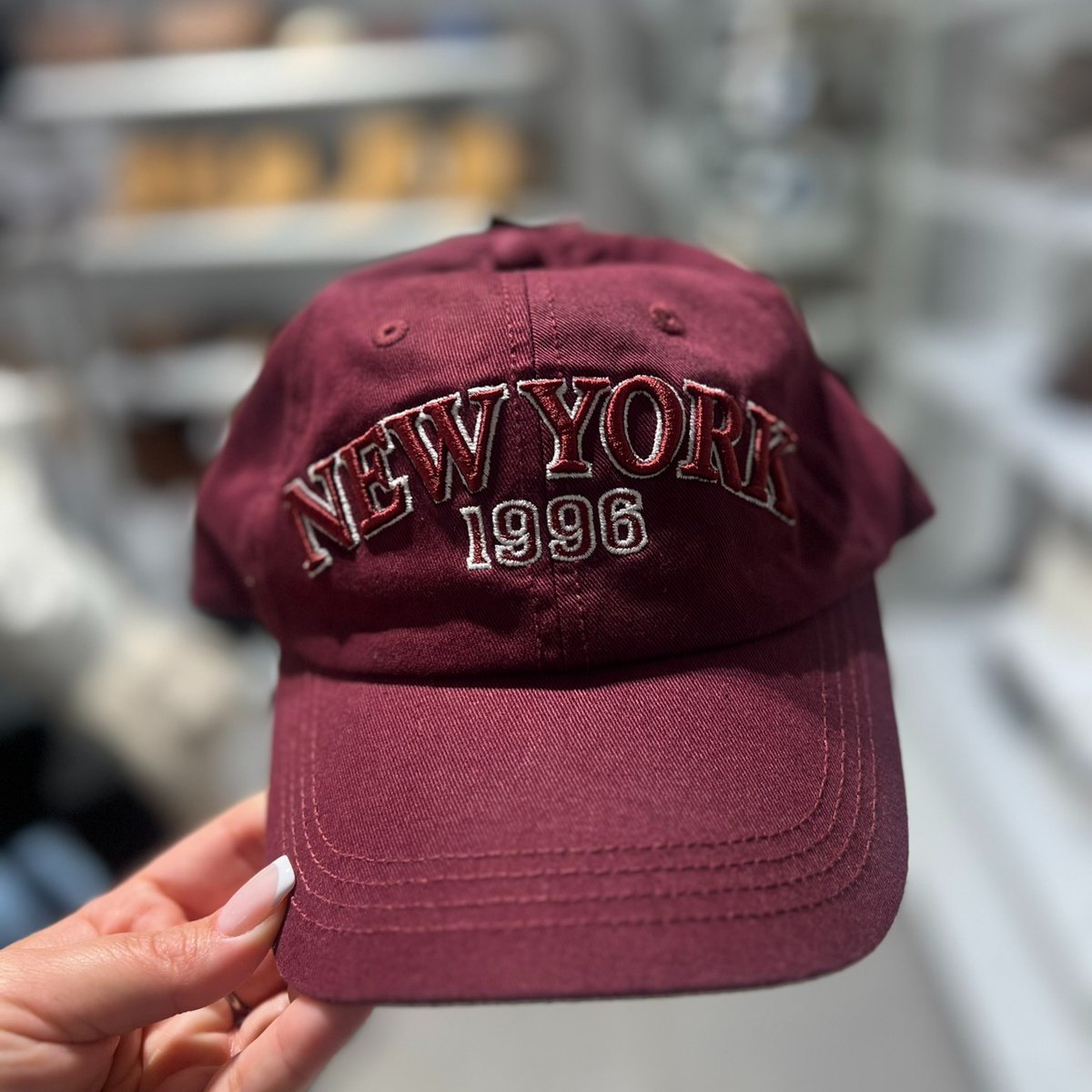 TheSpiresBarnet's tweet image. Looking for the perfect finishing touch to your autumn outfits? 🤷

@hm  latest selection of baseball caps has you covered.🍂🧢

Which one is your favourite? Let us know in the comments! 👇

#HM #AutumnStyle #BaseballCaps #FallFashion #TheSpiresBarnet