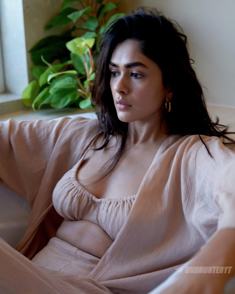 RandomKudiyan's tweet photo. #viral #ViralVideos #viralshort #viral2024 #celebrityleaks #bollywoodactresshot #bollywoodactress #bollywoodhot #Paparazzi #dishapatanihot #dishapatani https://t.co/Sjj3lQS5Es