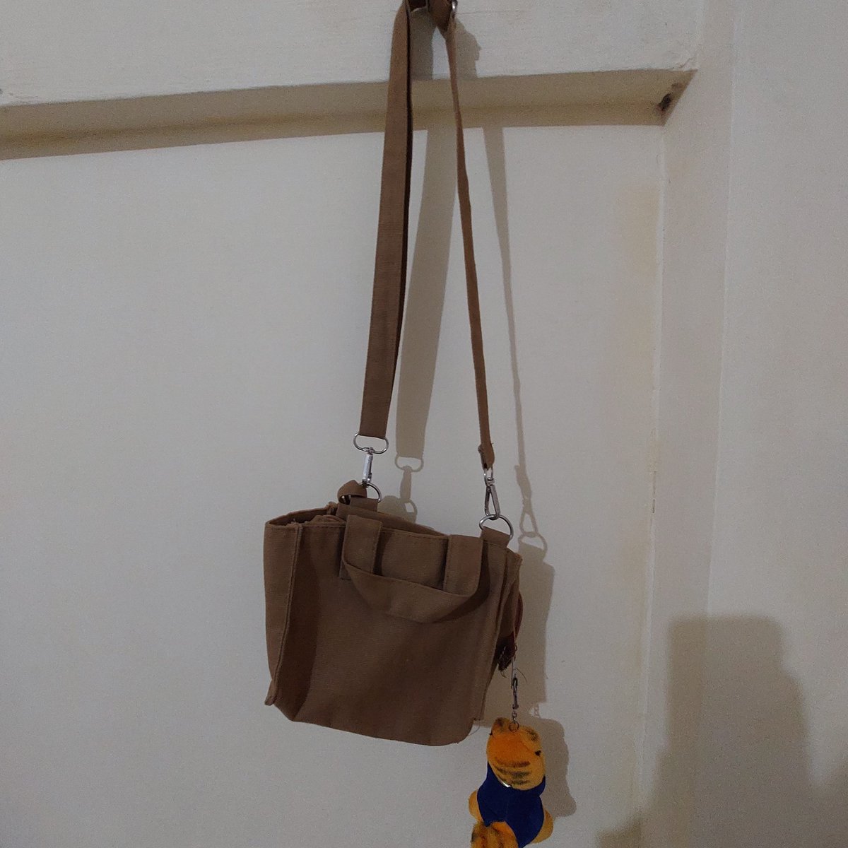 Cifipifit_'s tweet photo. Edisi declutter tas. Semua masih layak pakai dan ngga ada kerusakan. Harga mulai 35k. Untuk ukuran tas cukup kecil ya, kalo mau cek bisa langsung DM. 
📍Blimbing 
@infomalang #pasarmingguinfomalang https://t.co/OFDrviM5RD