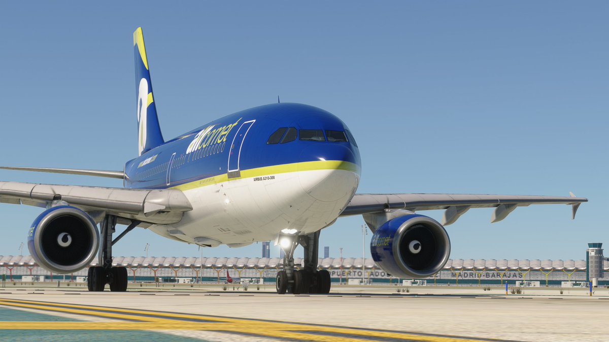 FlightDeck_PMI's tweet image. Dejamos la capital española para volar a Londres-Gatwick, donde nos esperaban unos maravillosos 20kt cruzados a 80º del eje de la pista...

#A310 #Inibuilds #MSFS