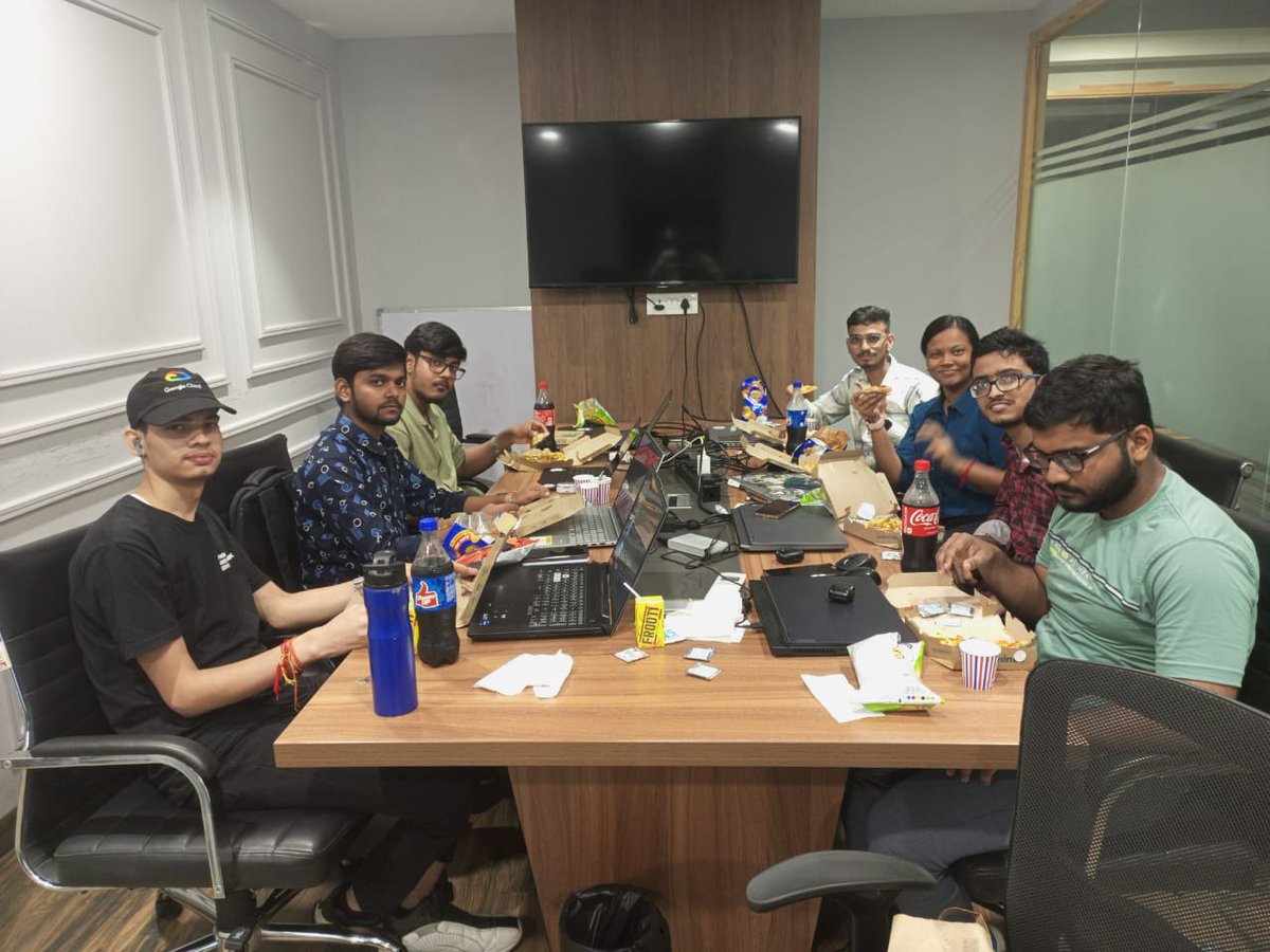 arunkumar796's tweet photo. Just attended a @Gaianet_AI Build Station hackathon which is organized by @HackQuest_  and  hosted by @AdiSuyash 
Here i explore a lot of things and built a Ai-chatbot by using React &amp; Node.js 🖥 🔥 🔥 

@HackQuest_
@hackathon https://t.co/lU1nCwC5IT