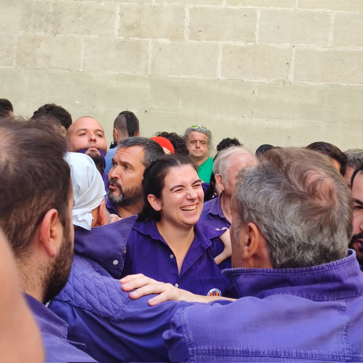 La <a href="/lauraapozo___/">Laura</a> convertint-se en la primera baixa de  <a href="/capgrossos/">Capgrossos de Mataró</a> en fer un castell de 9 a plaça!! Moltes felicitats!!! #castells #castellers <a href="/CastellsEnXarxa/">Castells en Xarxa</a> <a href="/AinaMallol/">Aina Mallol</a> <a href="/pepribes/">Pep Ribes</a>
